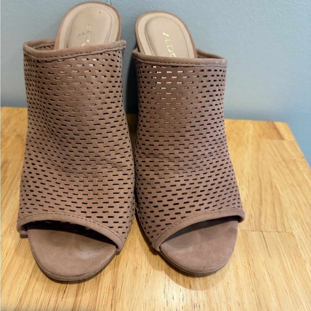 ALDO Tan Open-Toe Block Heel Mules - Picture 7 of 7